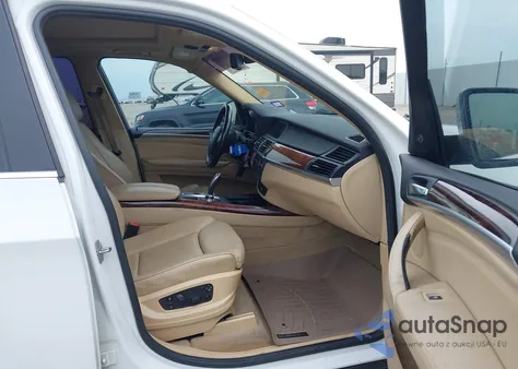 2010 BMW X5 xDrive48I z USA, uszkodzony, nr VIN 5UXFE8C59AL310471